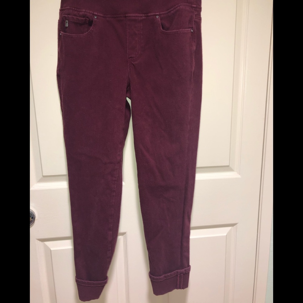 Kim Gravel Belle size 10 Similar to LOGO